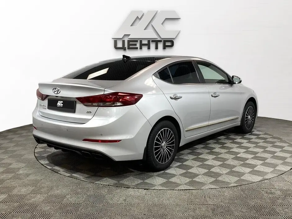 Hyundai Elantra, 2018 г.