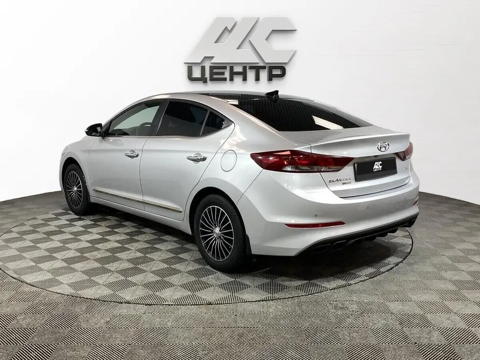 Hyundai Elantra, 2018 г.