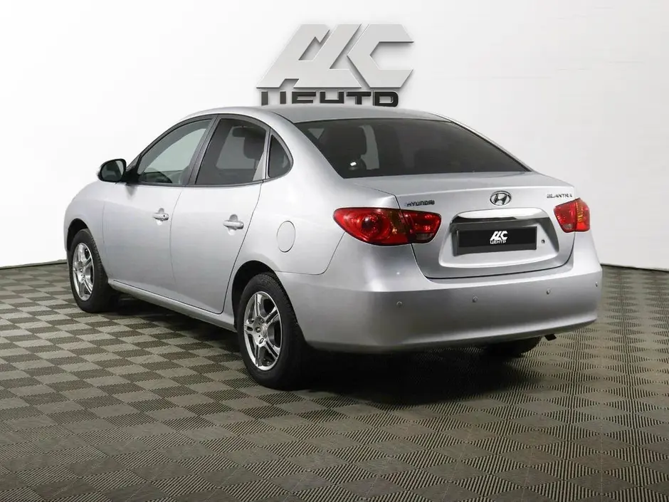 Hyundai Elantra, 2010 г.