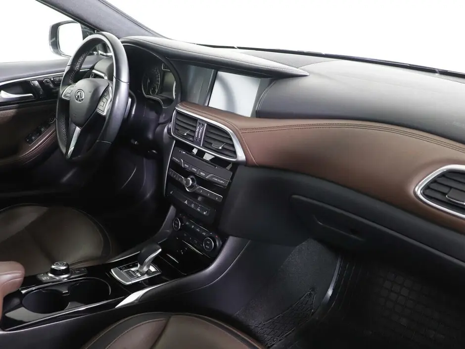 Infiniti Q30, 2017 г.