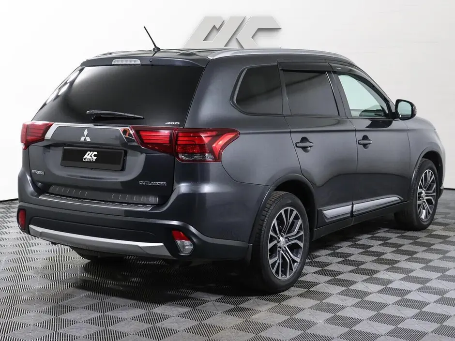 Mitsubishi Outlander, 2015 г.