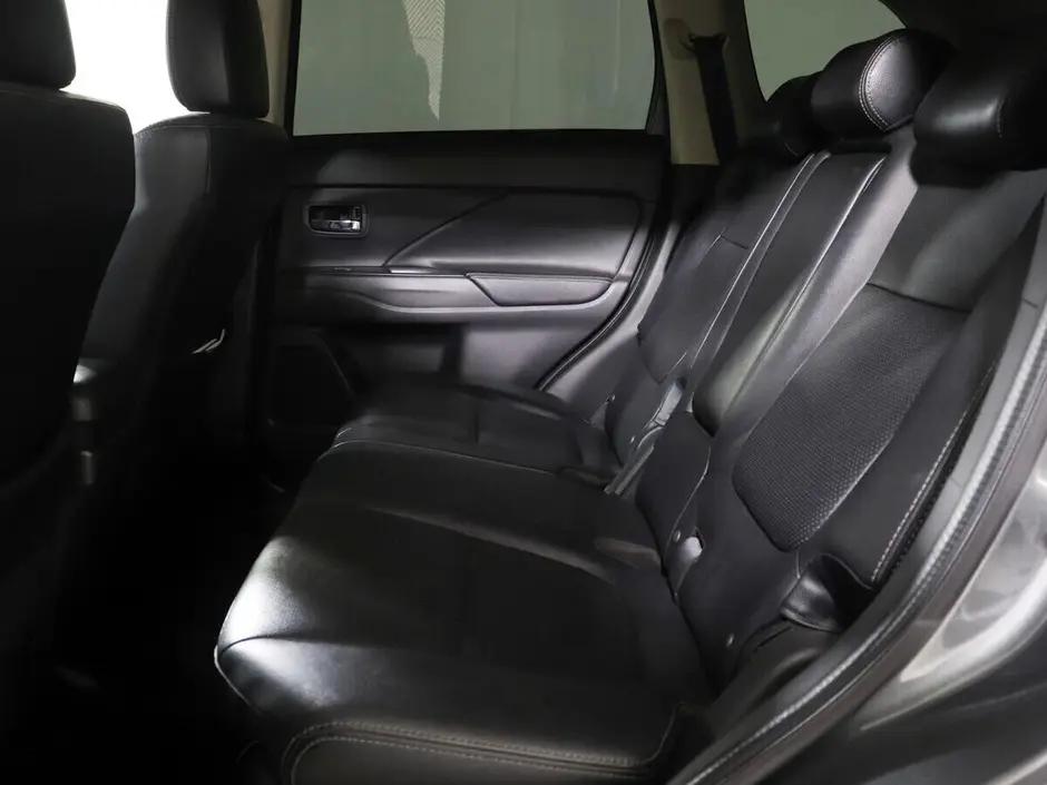 Mitsubishi Outlander, 2015 г.