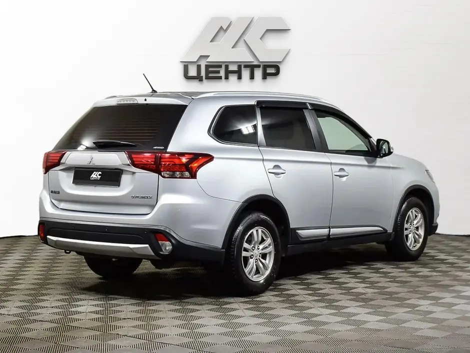 Mitsubishi Outlander, 2015 г.