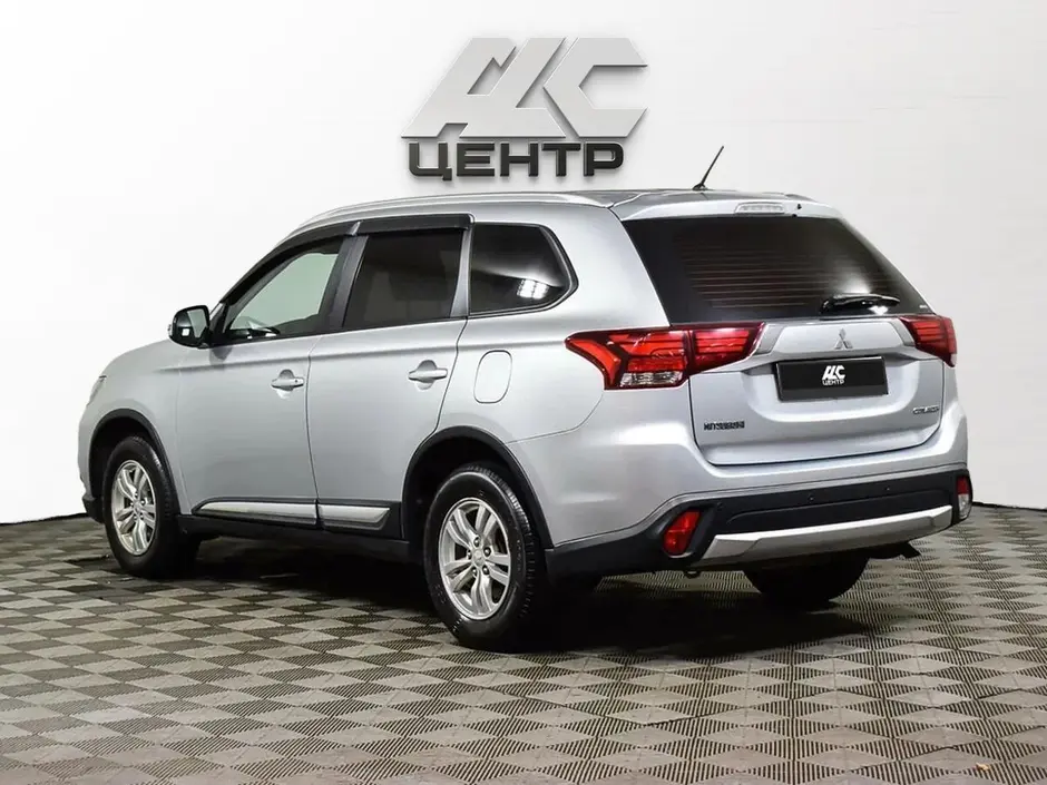Mitsubishi Outlander, 2015 г.