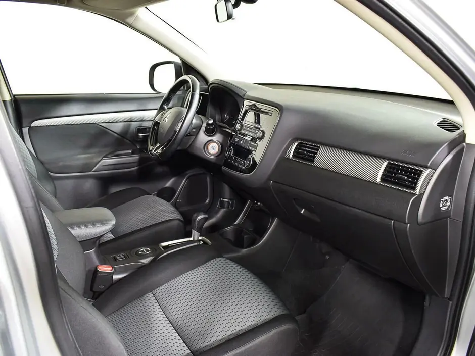Mitsubishi Outlander, 2015 г.