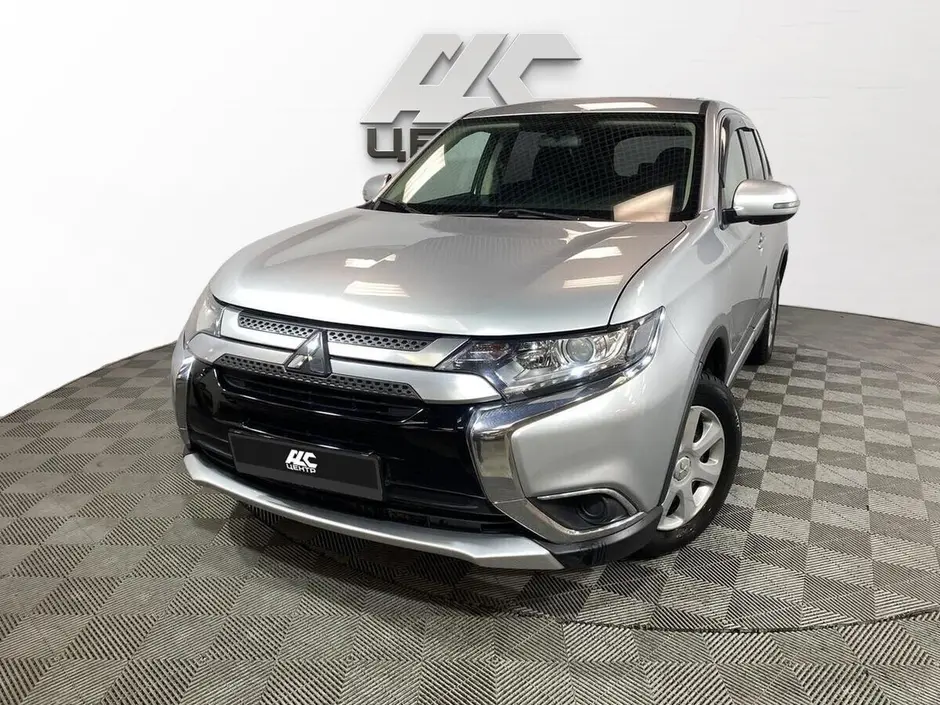 Mitsubishi Outlander, 2015 г.