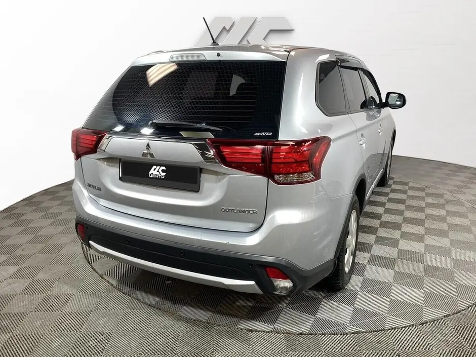 Mitsubishi Outlander, 2015 г.