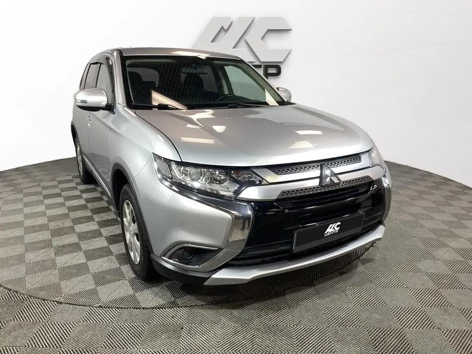 Mitsubishi Outlander, 2015 г.