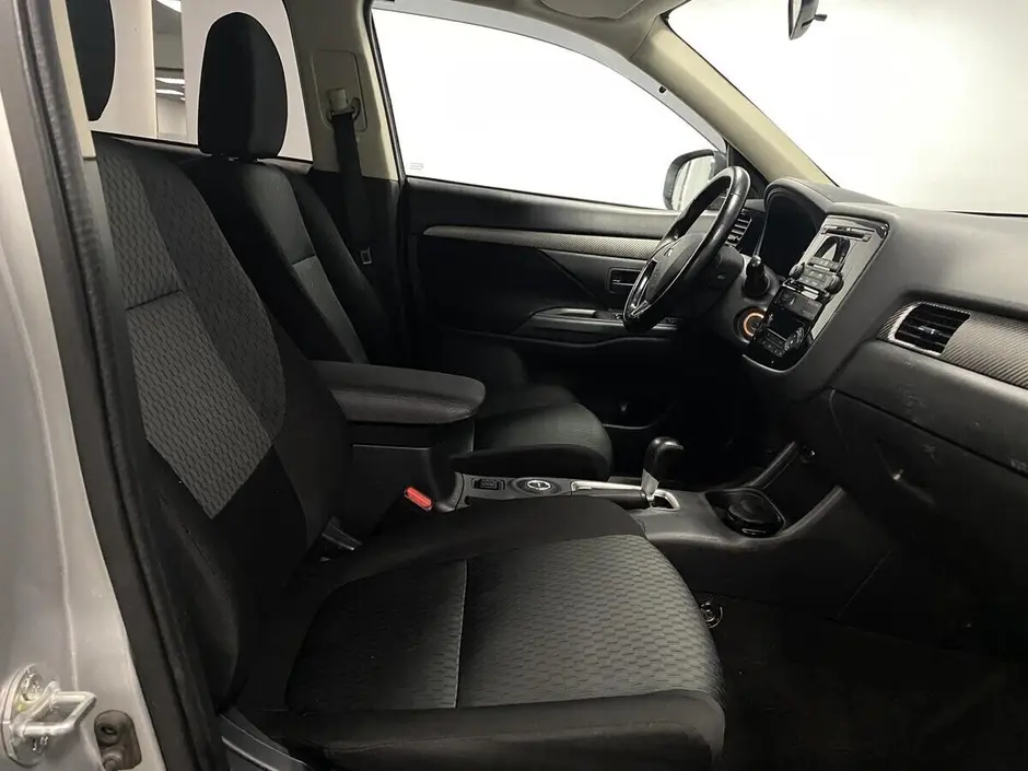 Mitsubishi Outlander, 2015 г.