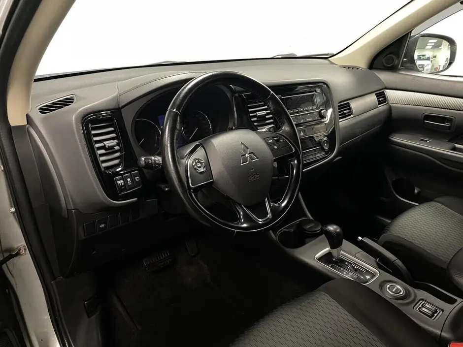 Mitsubishi Outlander, 2015 г.