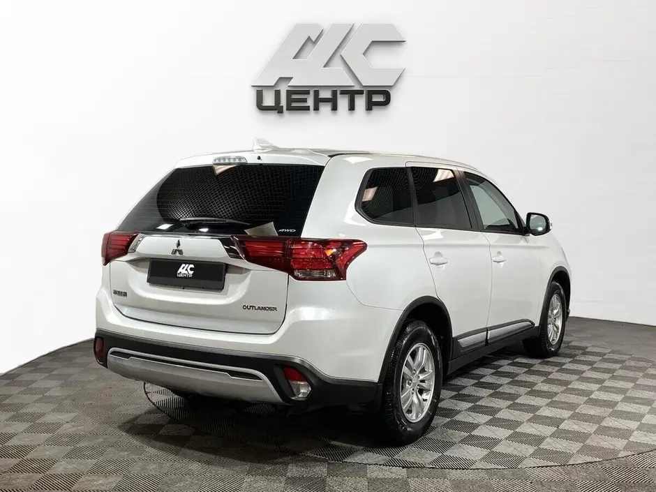 Mitsubishi Outlander, 2020 г.