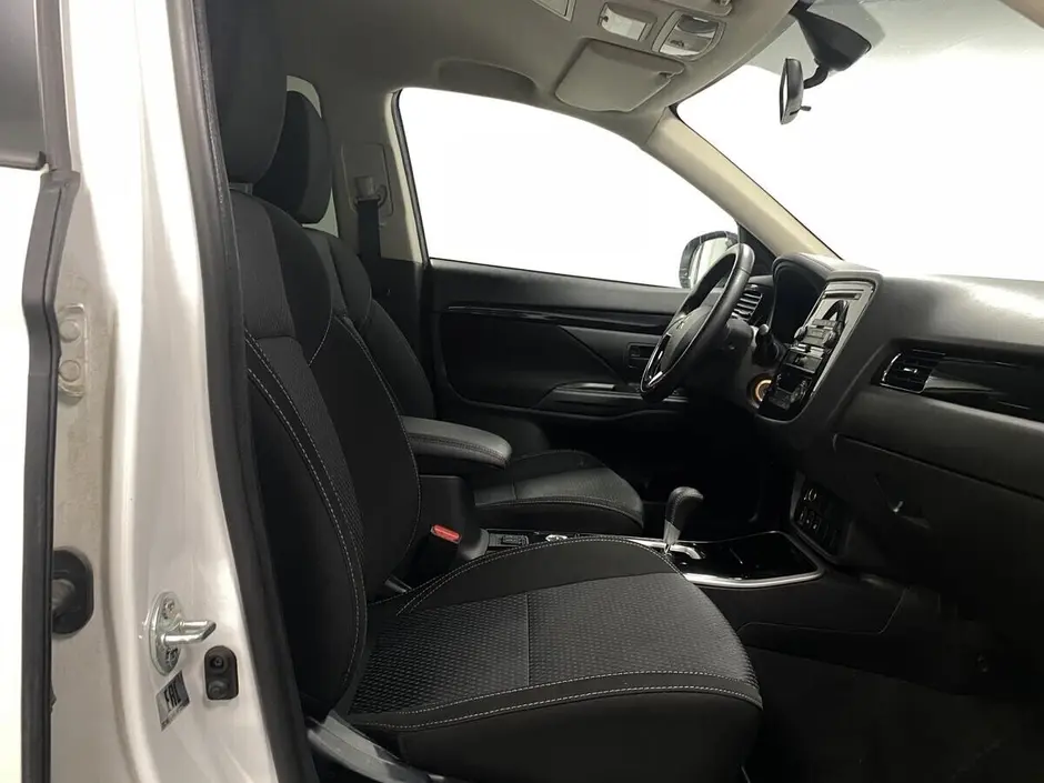 Mitsubishi Outlander, 2020 г.