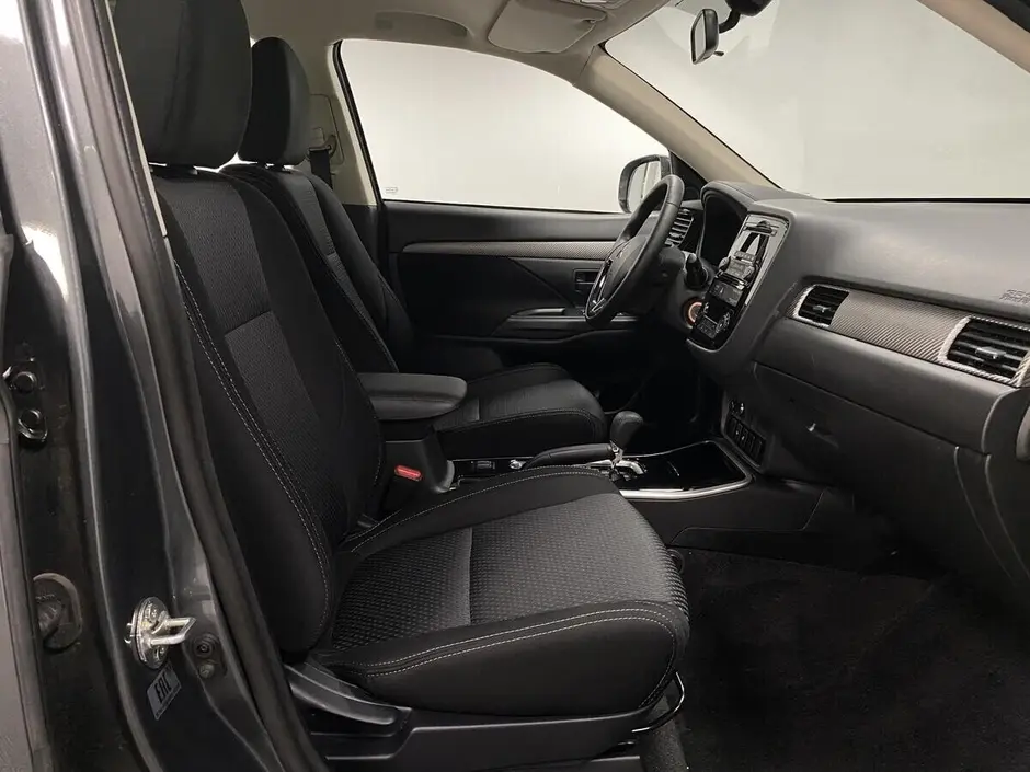 Mitsubishi Outlander, 2017 г.