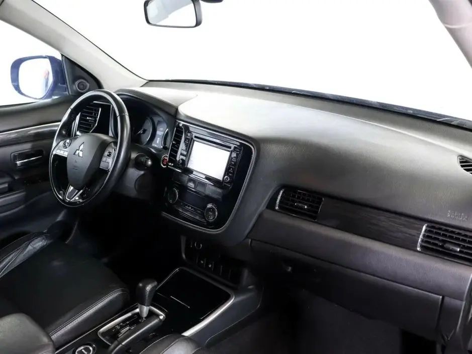 Mitsubishi Outlander, 2017 г.