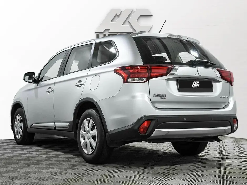 Mitsubishi Outlander, 2015 г.