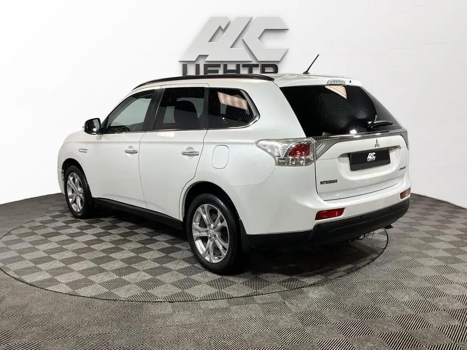 Mitsubishi Outlander, 2014 г.