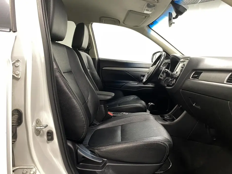 Mitsubishi Outlander, 2014 г.