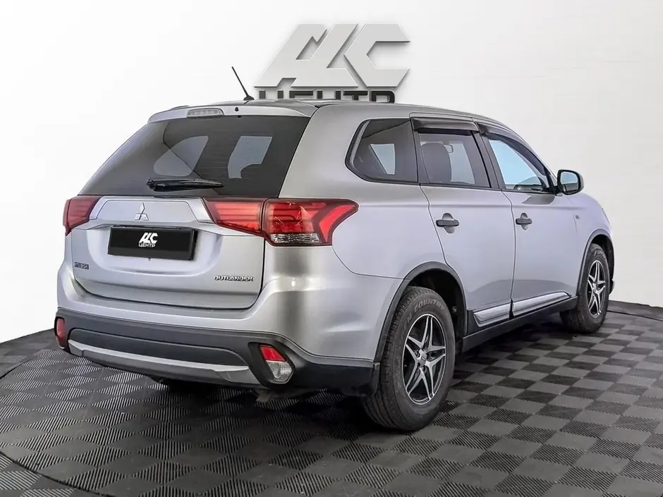 Mitsubishi Outlander, 2015 г.
