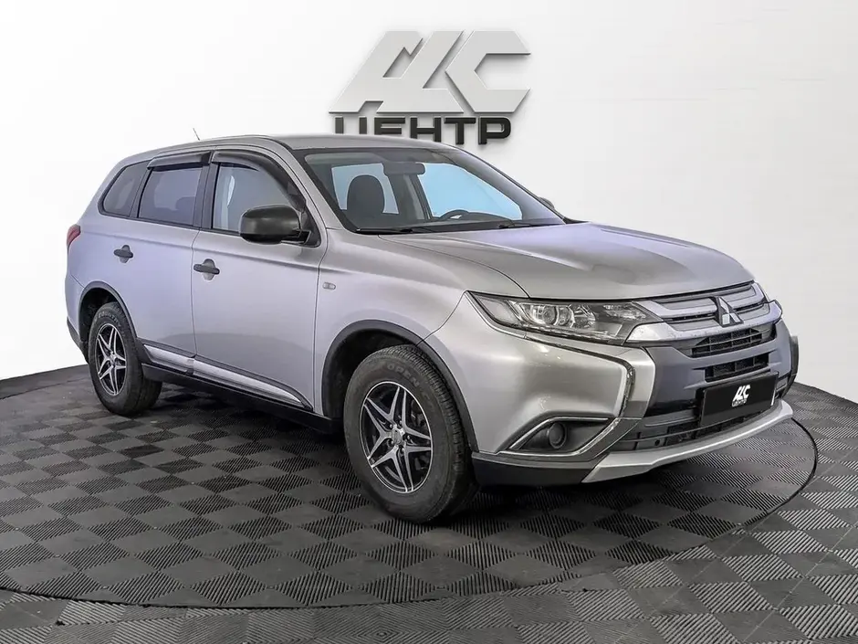 Mitsubishi Outlander, 2015 г.