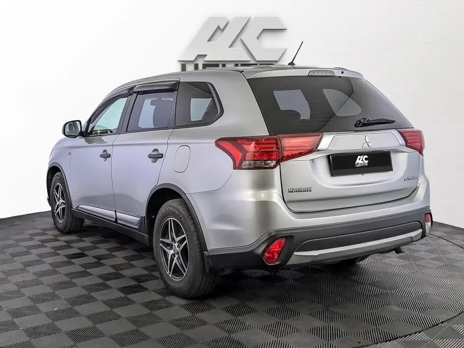 Mitsubishi Outlander, 2015 г.