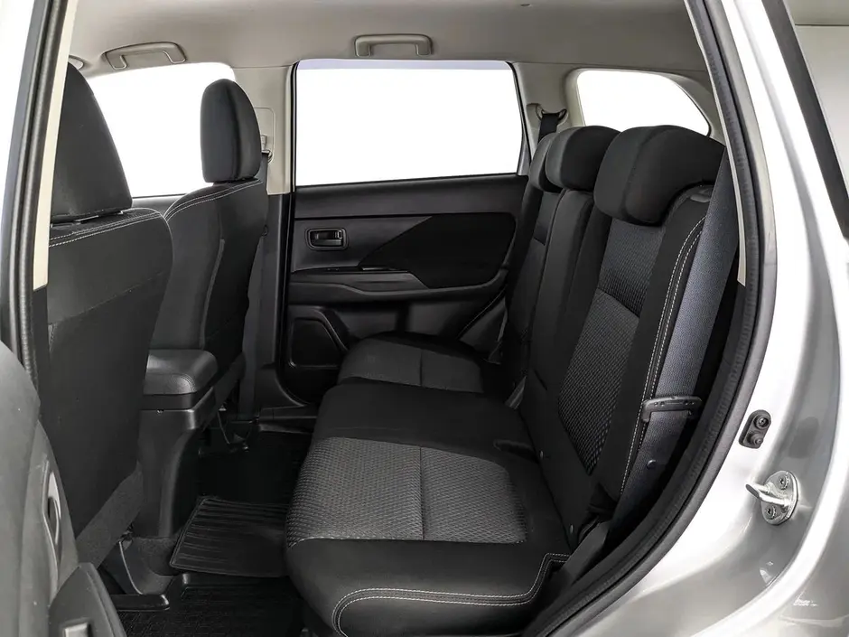 Mitsubishi Outlander, 2015 г.