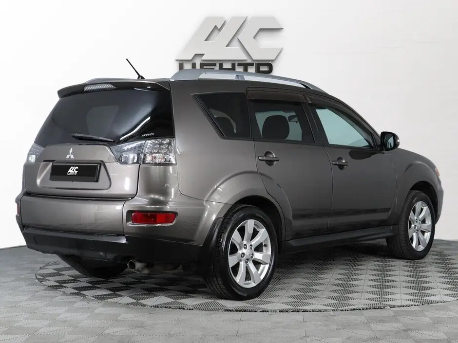 Mitsubishi Outlander, 2010 г.