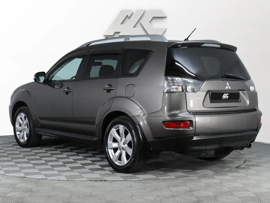 Mitsubishi Outlander, 2010 г.