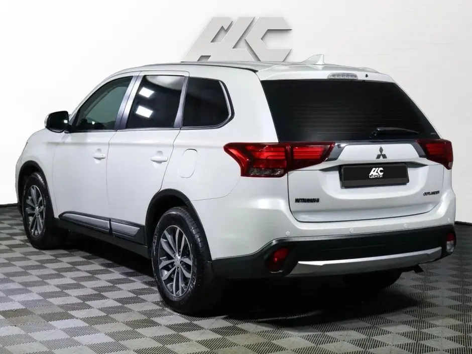 Mitsubishi Outlander, 2017 г.