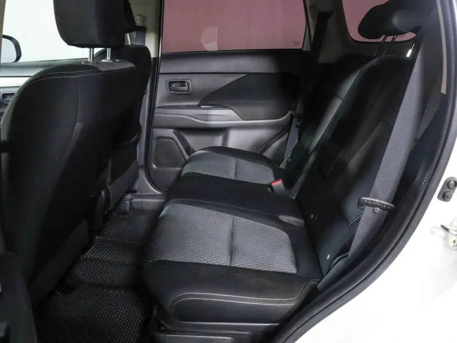 Mitsubishi Outlander, 2017 г.