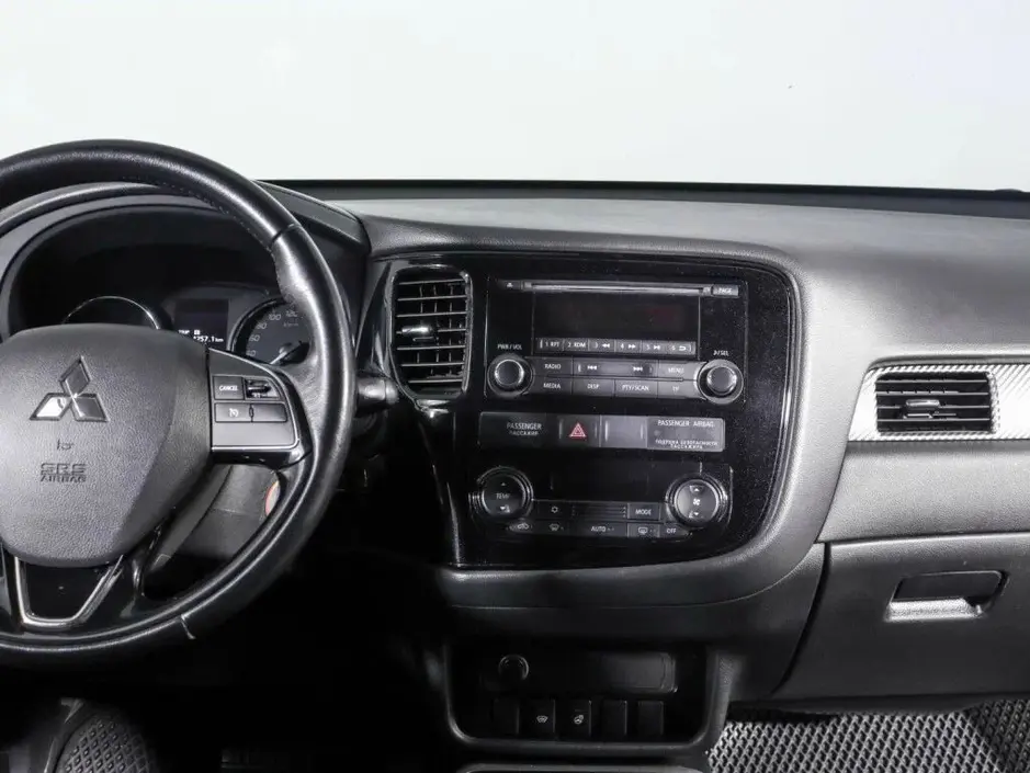 Mitsubishi Outlander, 2017 г.