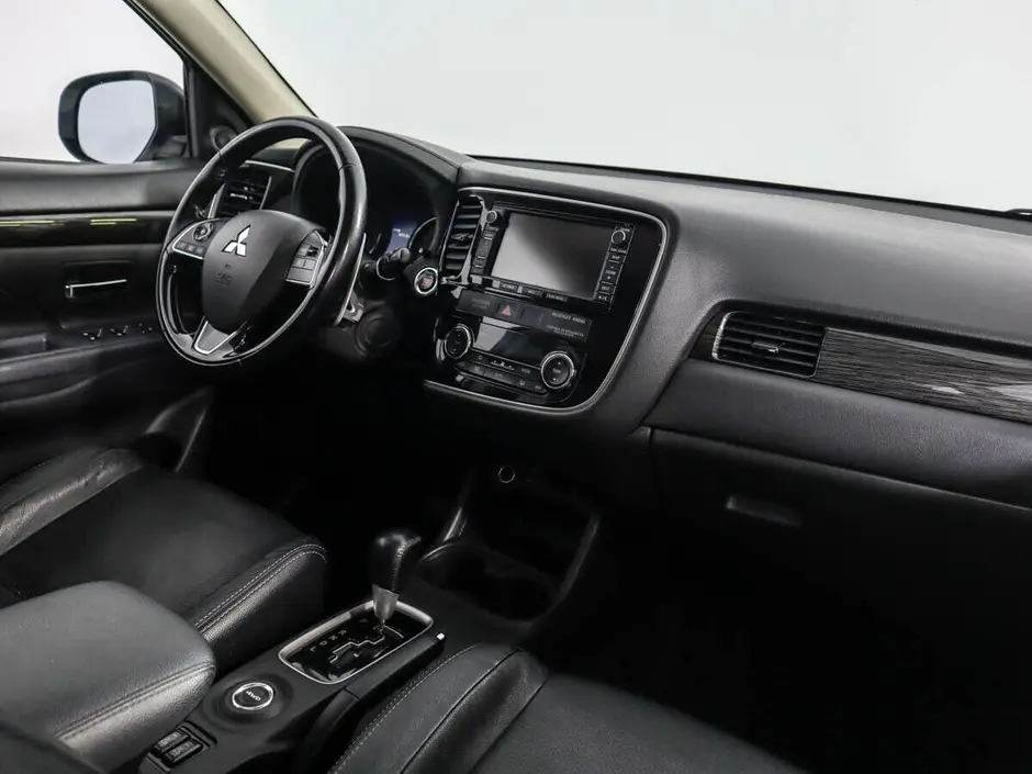 Mitsubishi Outlander, 2015 г.