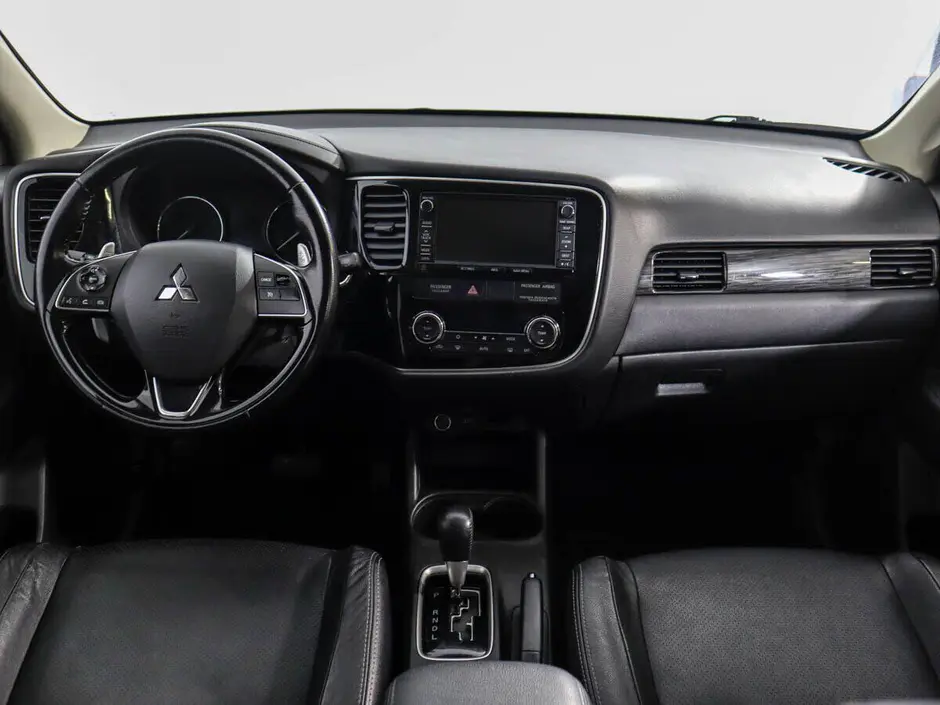 Mitsubishi Outlander, 2015 г.