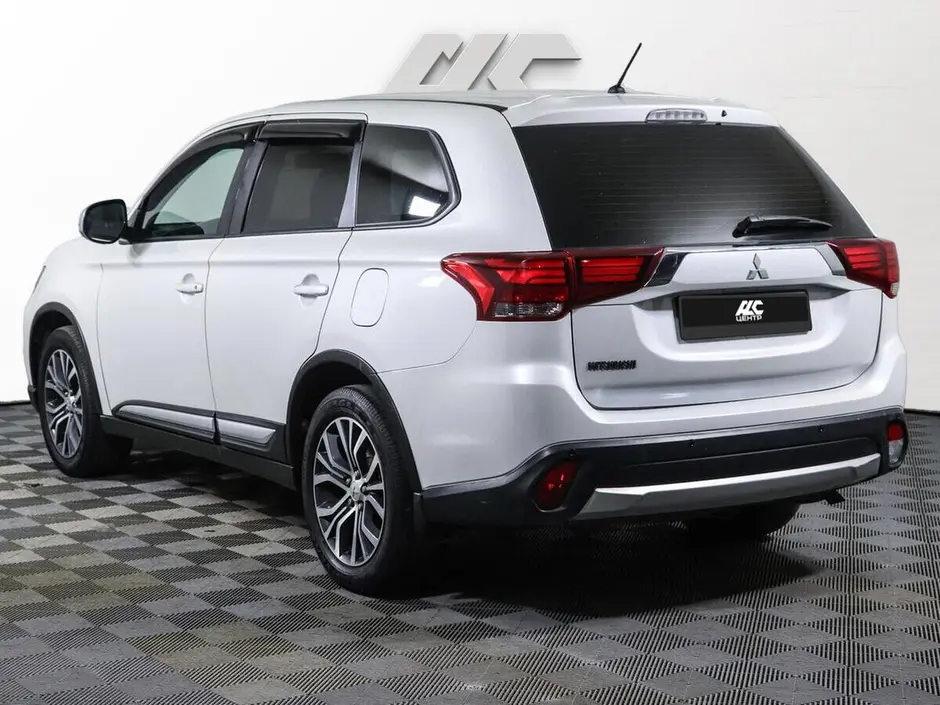 Mitsubishi Outlander, 2016 г.