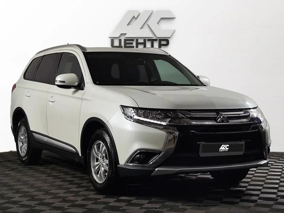 Mitsubishi Outlander, 2015 г.
