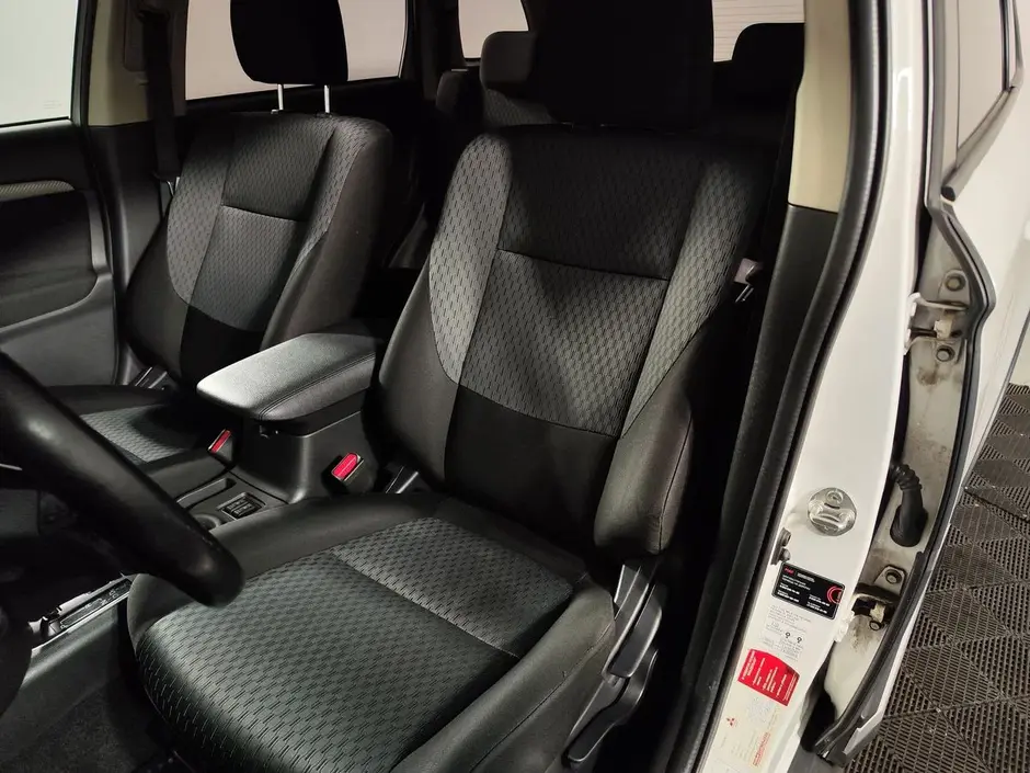 Mitsubishi Outlander, 2015 г.