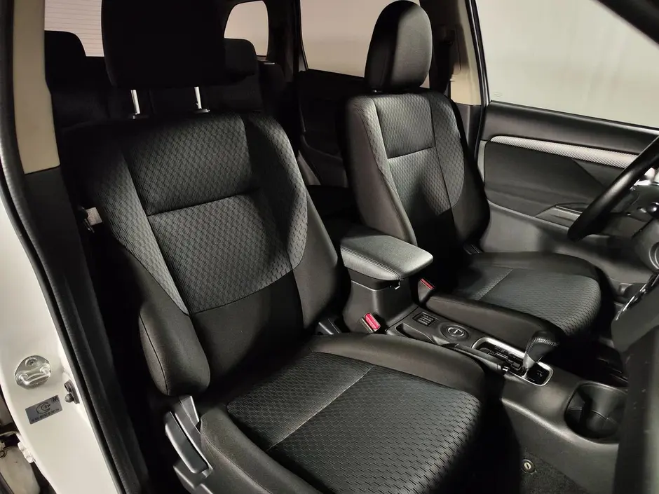 Mitsubishi Outlander, 2015 г.