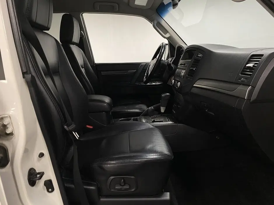 Mitsubishi Pajero, 2011 г.