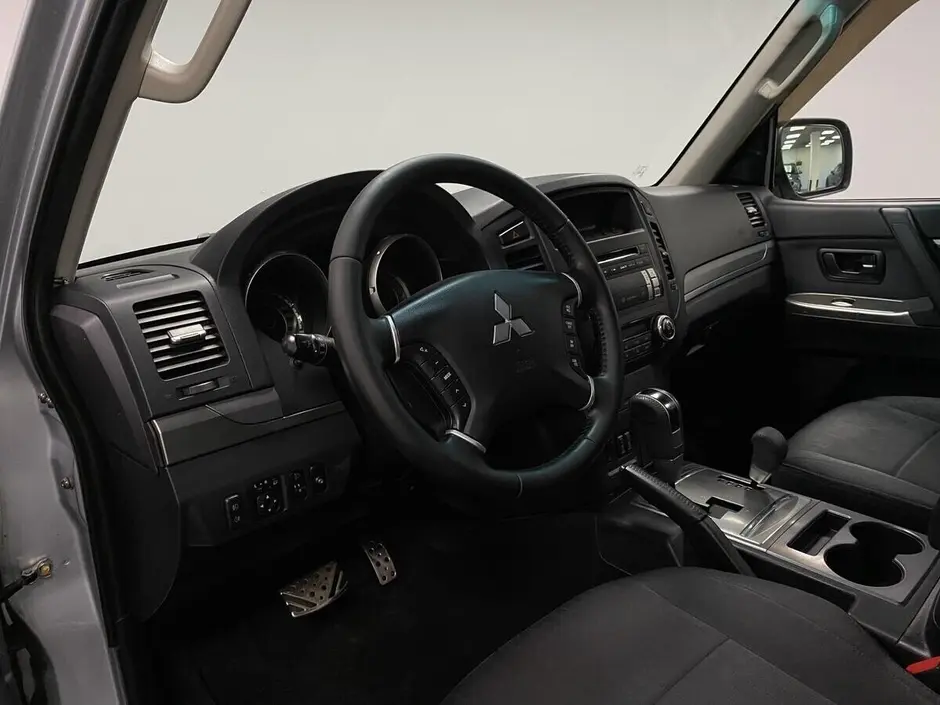 Mitsubishi Pajero, 2012 г.