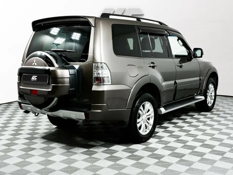 Mitsubishi Pajero, 2012 г.