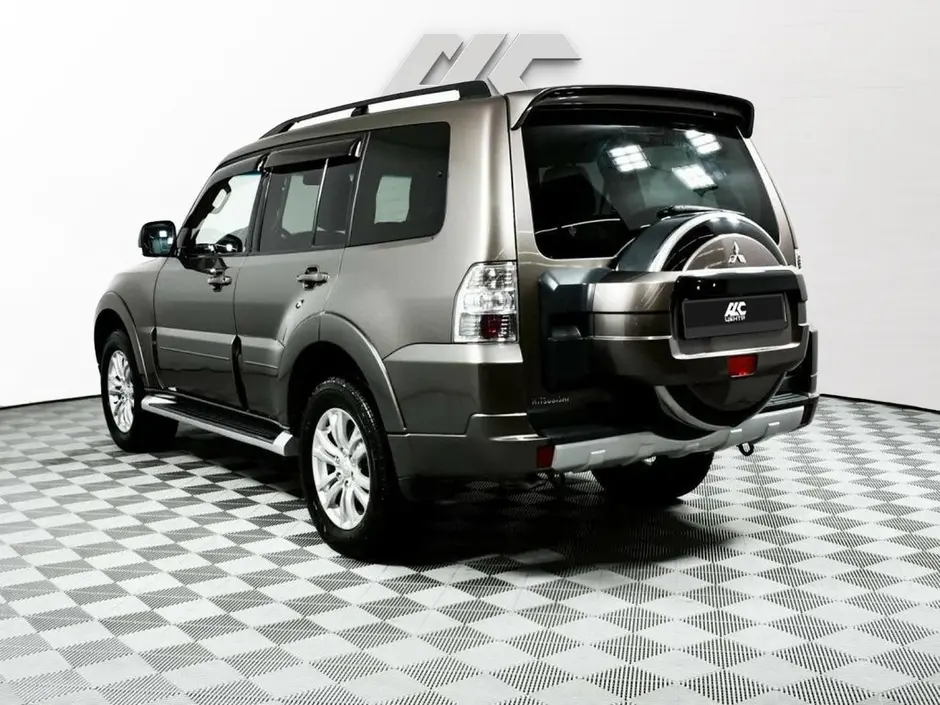 Mitsubishi Pajero, 2012 г.