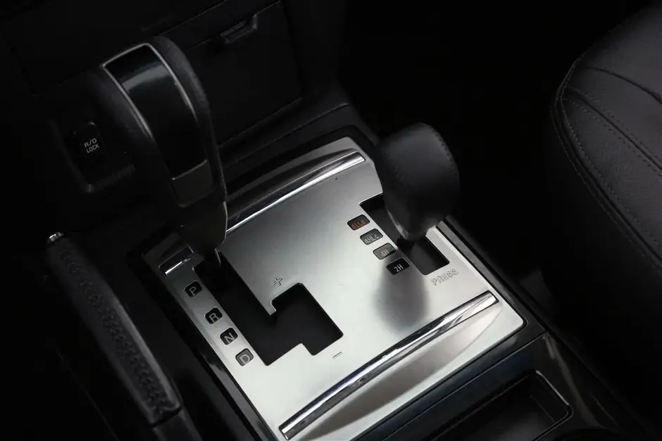 Mitsubishi Pajero, 2017 г.