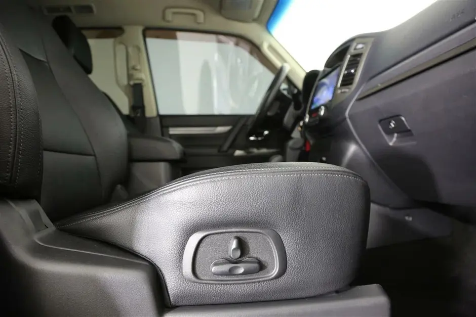 Mitsubishi Pajero, 2017 г.