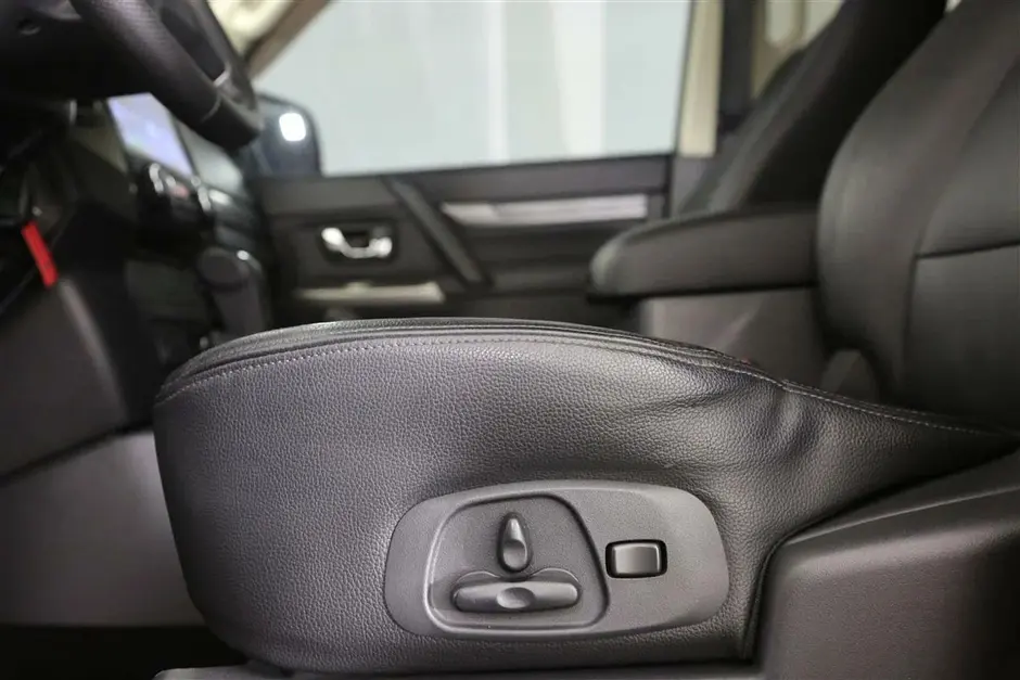 Mitsubishi Pajero, 2017 г.