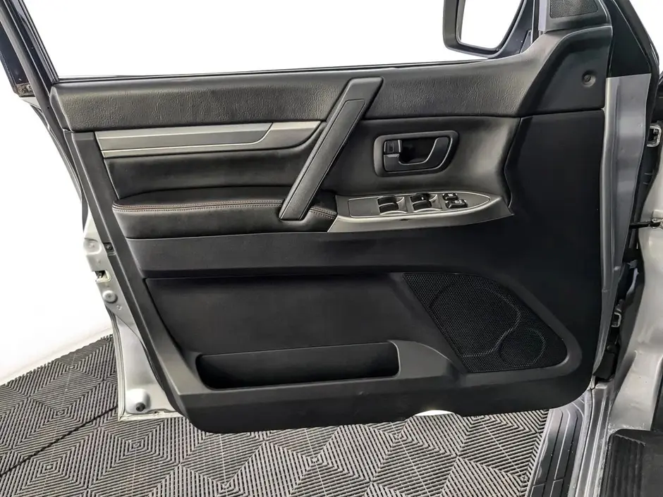 Mitsubishi Pajero, 2011 г.