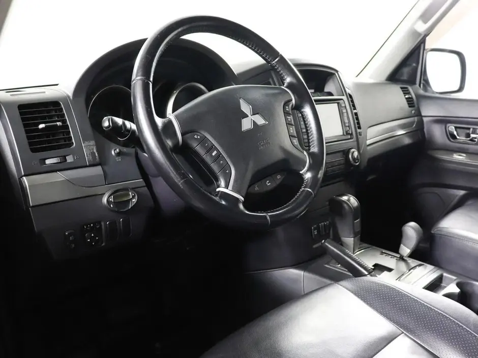 Mitsubishi Pajero, 2011 г.