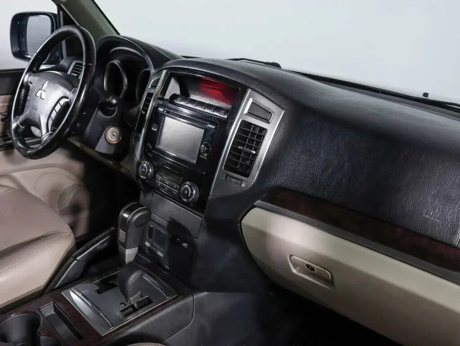 Mitsubishi Pajero, 2017 г.