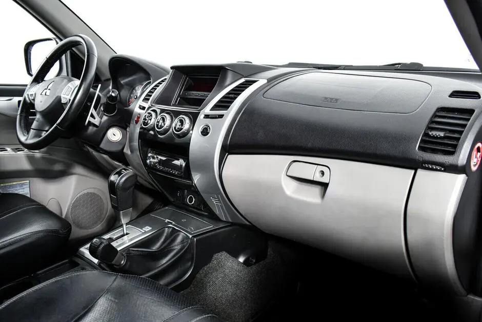 Mitsubishi Pajero, 2014 г.