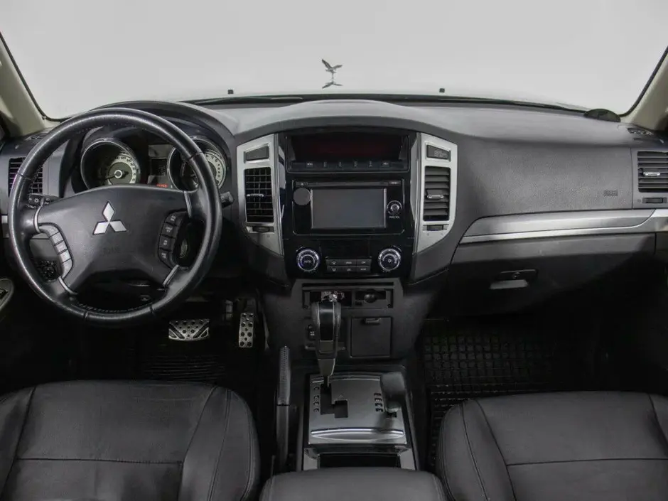 Mitsubishi Pajero, 2015 г.