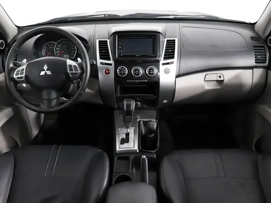 Mitsubishi Pajero Sport, 2012 г.