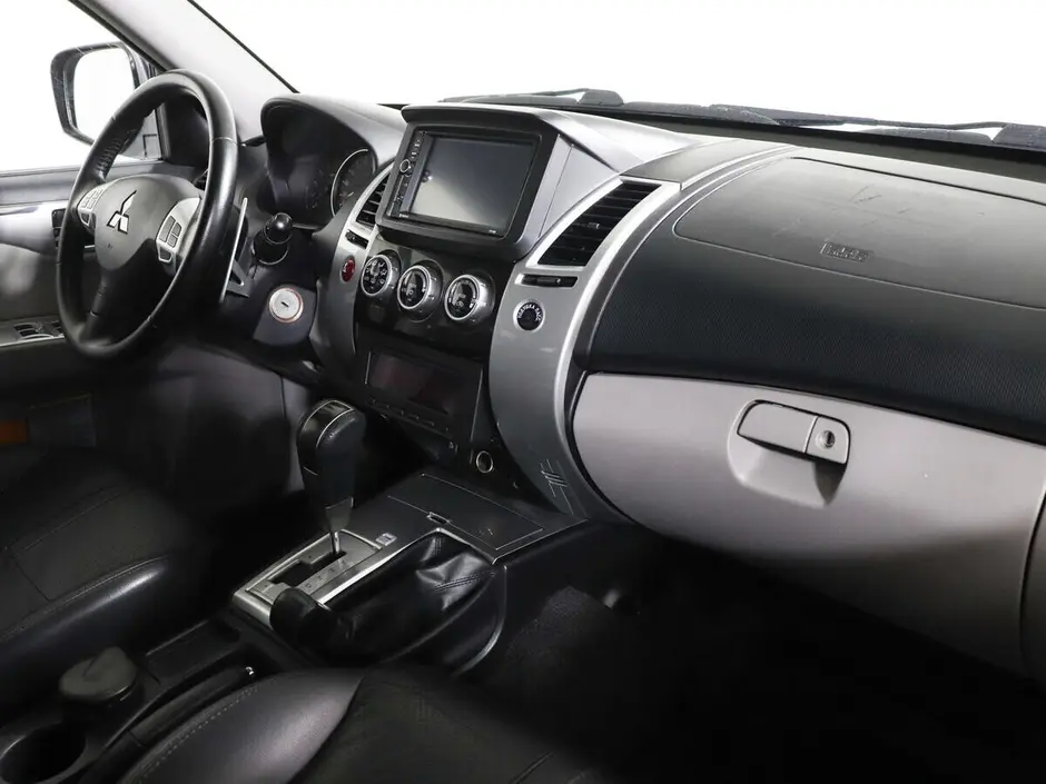 Mitsubishi Pajero Sport, 2013 г.